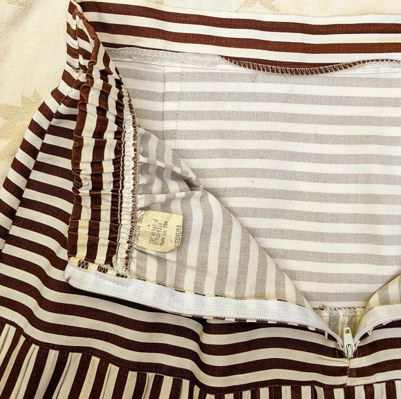 VTG Brown Striped Pleated Skirt - Picture 8 of 11